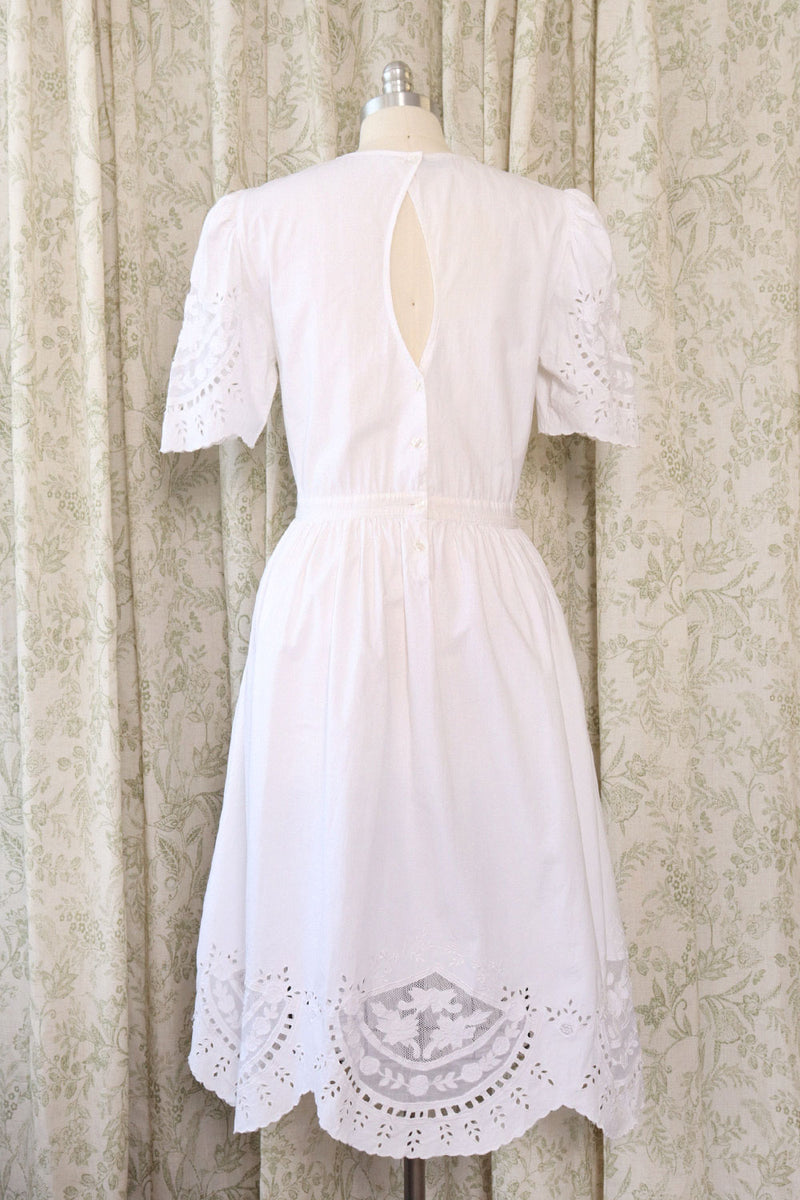 Bright White Broderie Anglaise Dress M OMNIA Bright White Broderie Anglaise Dress M OMNIA