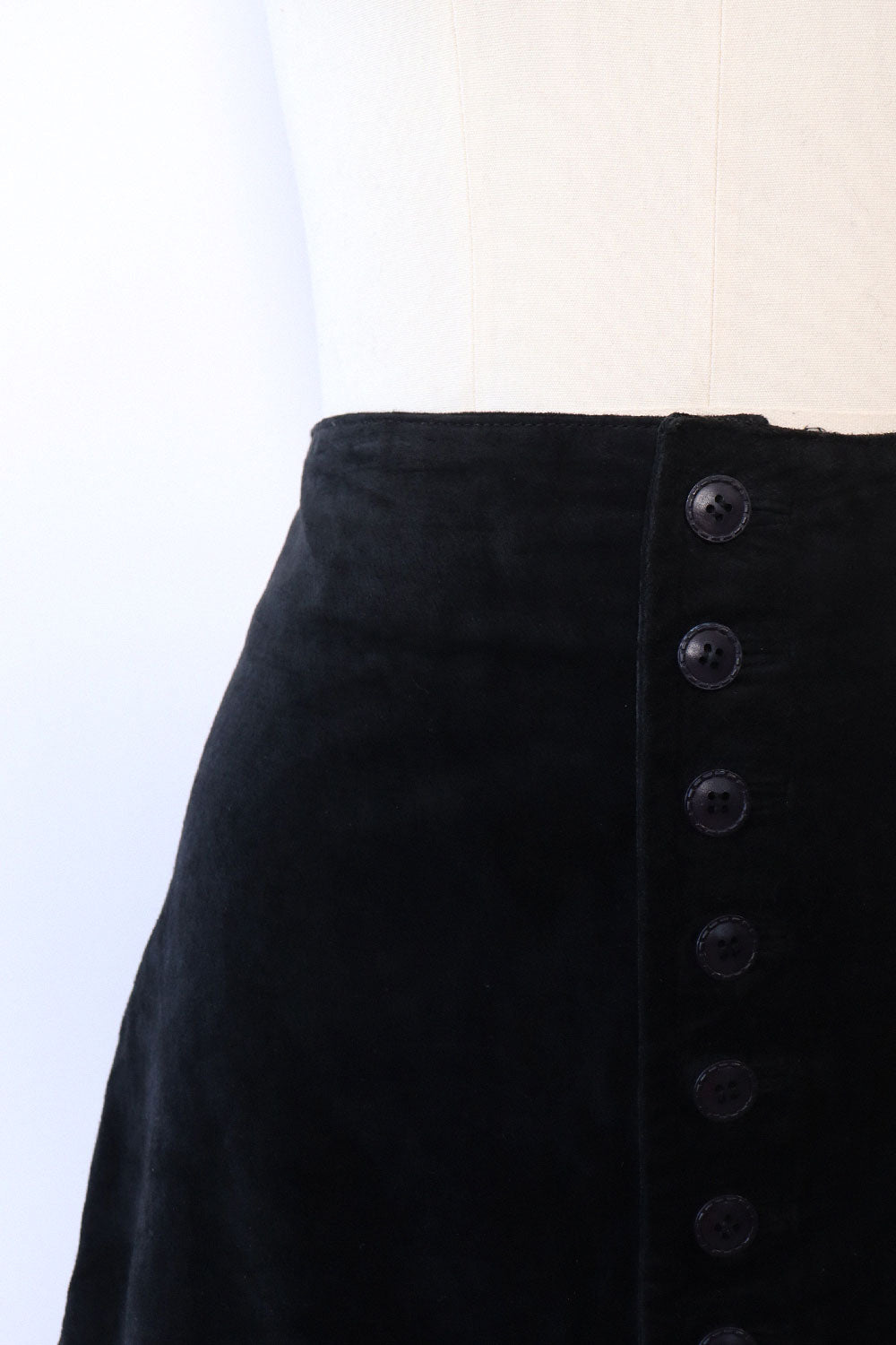 Noir Buttoned Suede Mini Skirt L