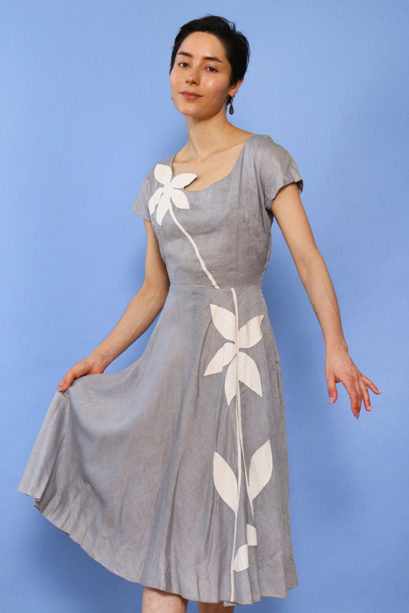 1950s Dove Grey Linen Appliqu Dress S OMNIA 1950s Dove Grey Linen Appliqu Dress S OMNIA