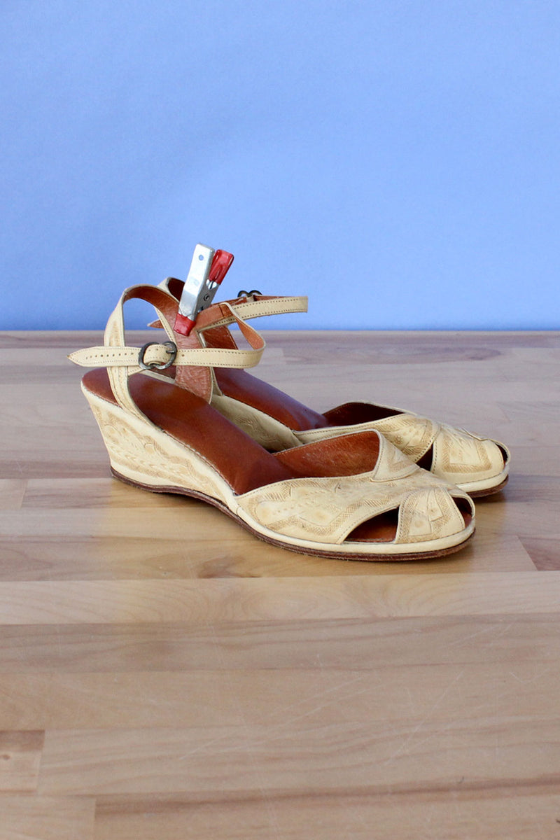 Tooled Peeptoe Wedge Sandals 6.5 7 OMNIA