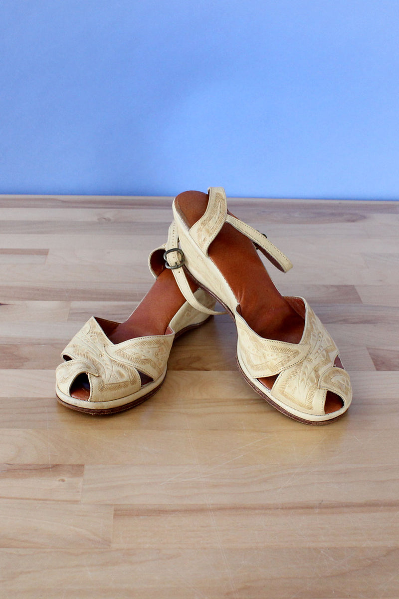Mexican tooled leather sandals outlet