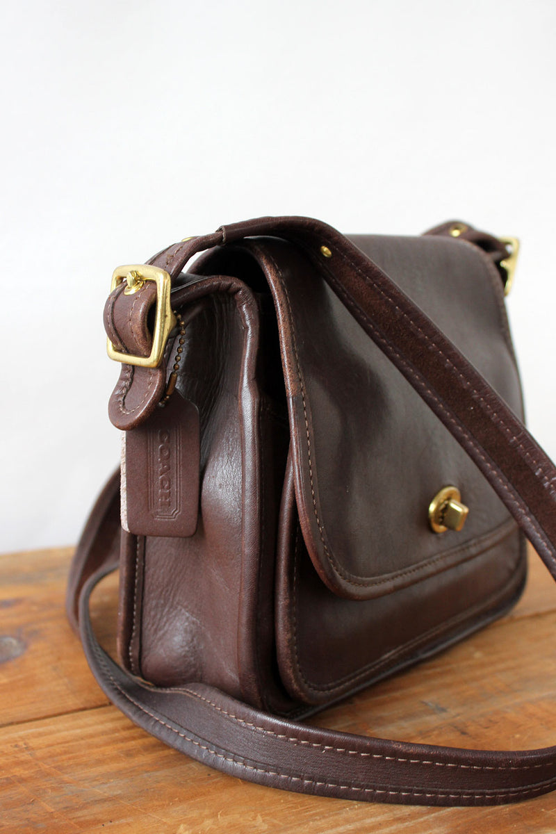 Umber Coach Turnlock Satchel – OMNIA