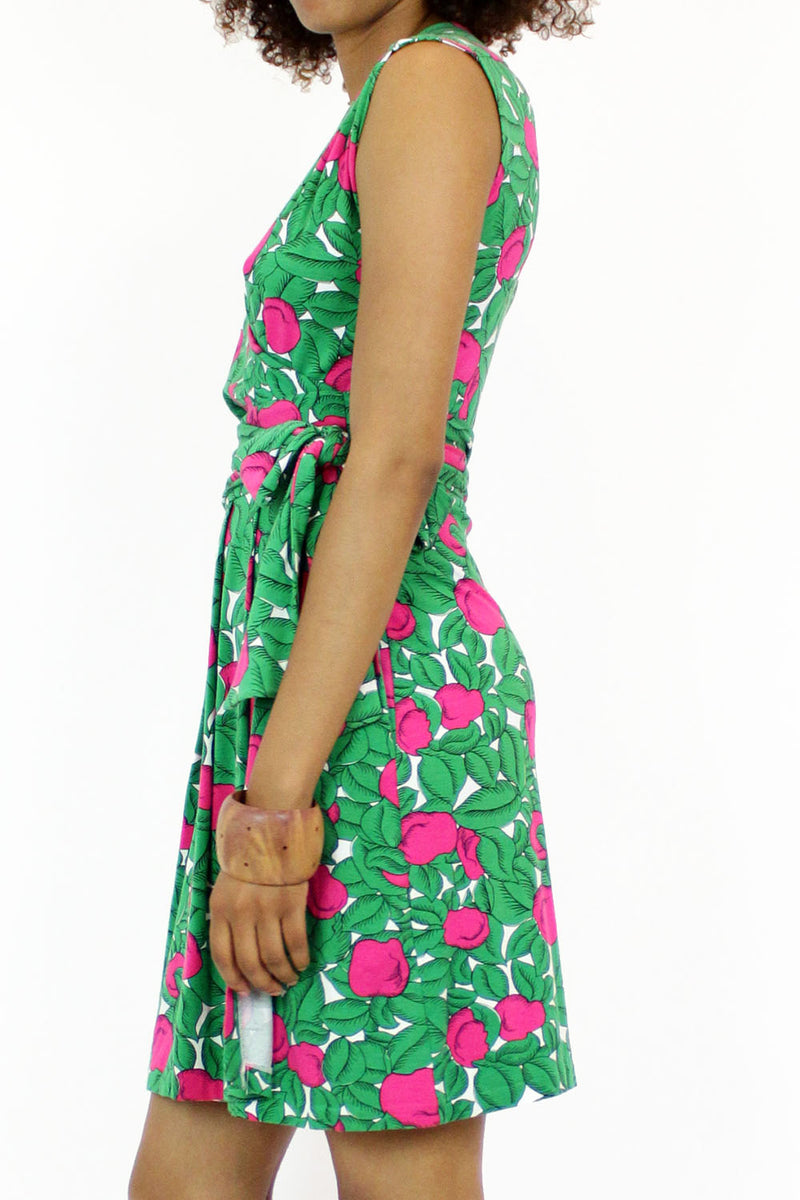 Diane Von Furstenberg discount wrap dress / floral apple print short sleeve stretchy wrap dress OMNIA Diane Von Furstenberg discount wrap dress / floral apple print short sleeve stretchy wrap dress OMNIA