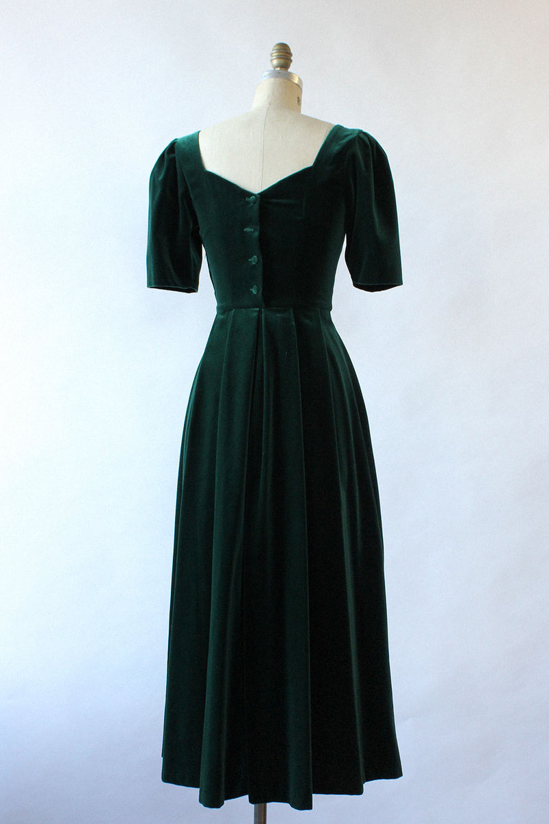 Laura Ashley Ivy Velvet Dress S OMNIA Laura Ashley Ivy Velvet Dress S OMNIA
