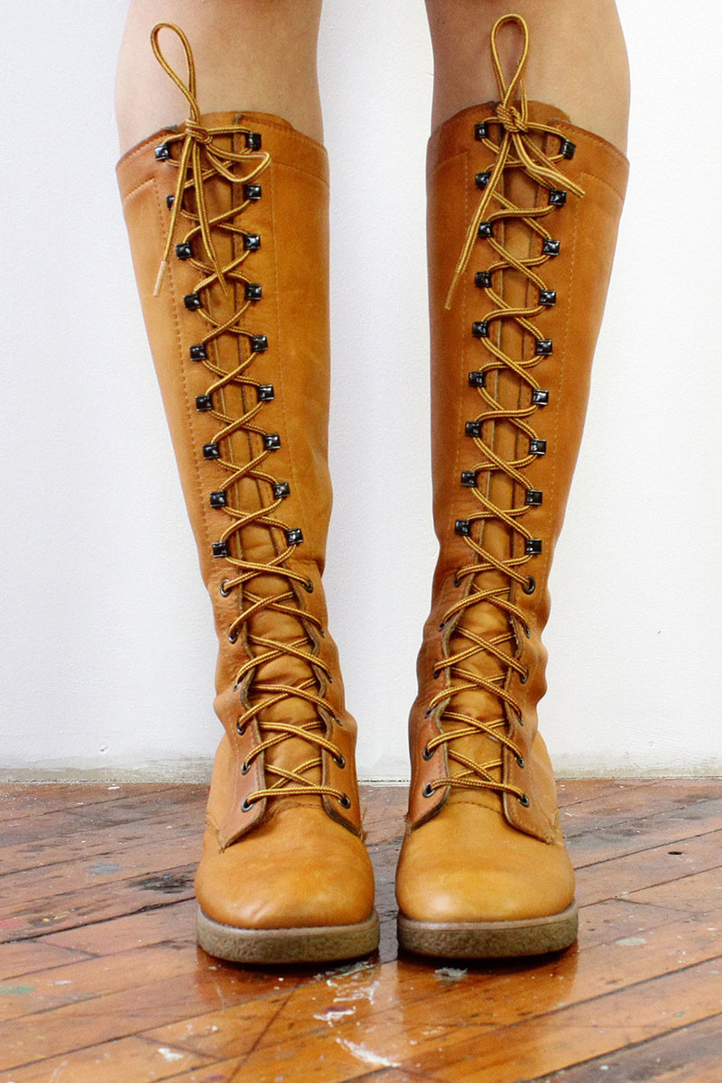Honey Bee Lace Up Campus Boots 8 – OMNIA