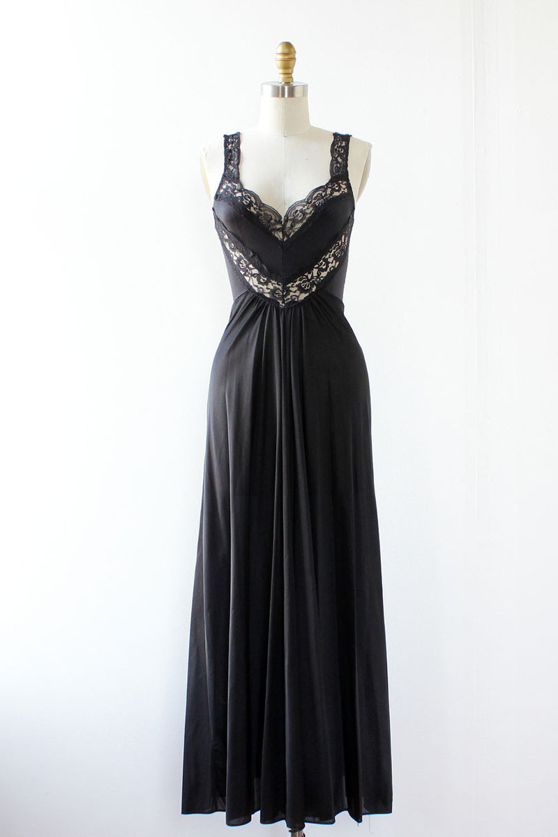 Elvira Lace Nightgown XS/S Elvira Lace Nightgown XS/S