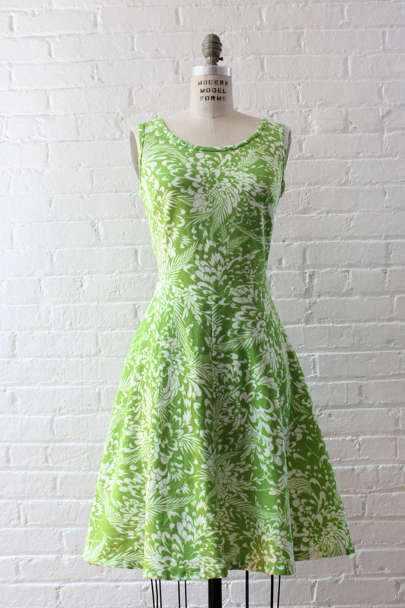 Lime Green Fit Flare Dress M/L OMNIA Lime Green Fit Flare Dress M/L OMNIA