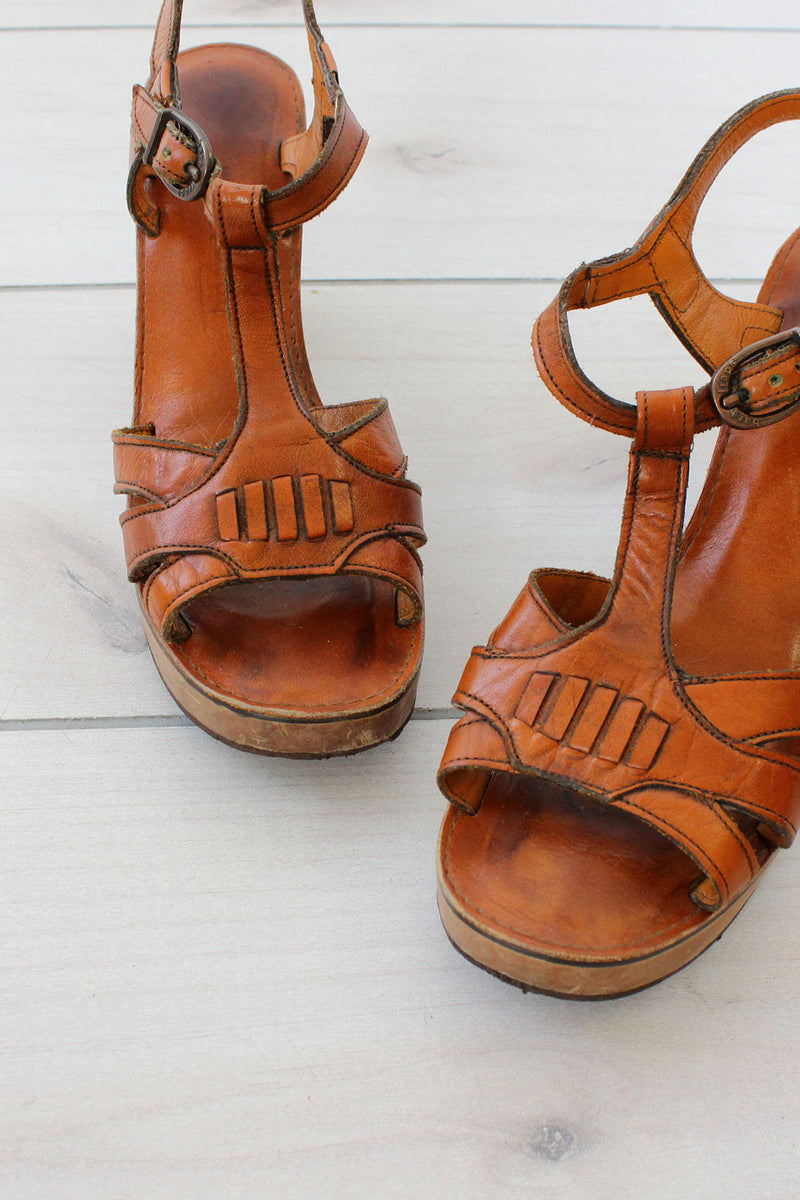 70s T Strap Wood Leather Platform Sandals 8 OMNIA