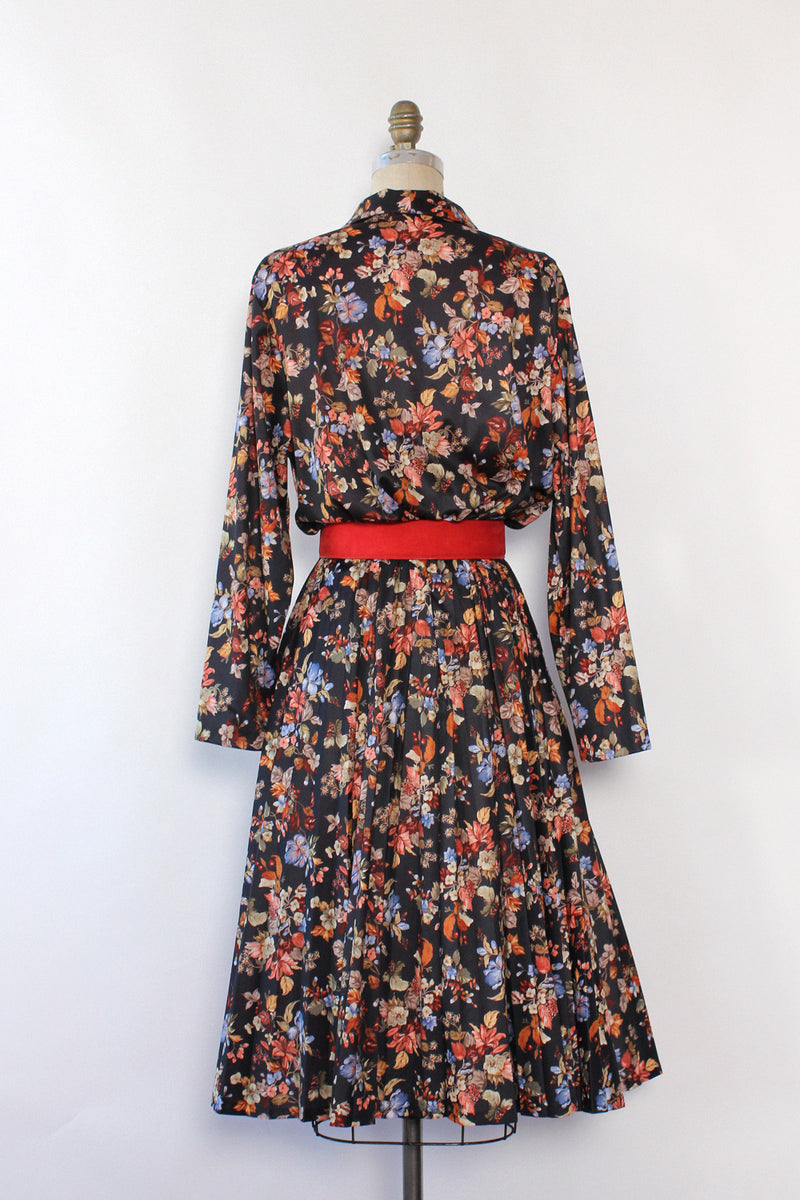 Pleated Fall Shirtwaist Dress L/XL OMNIA Pleated Fall Shirtwaist Dress L/XL OMNIA