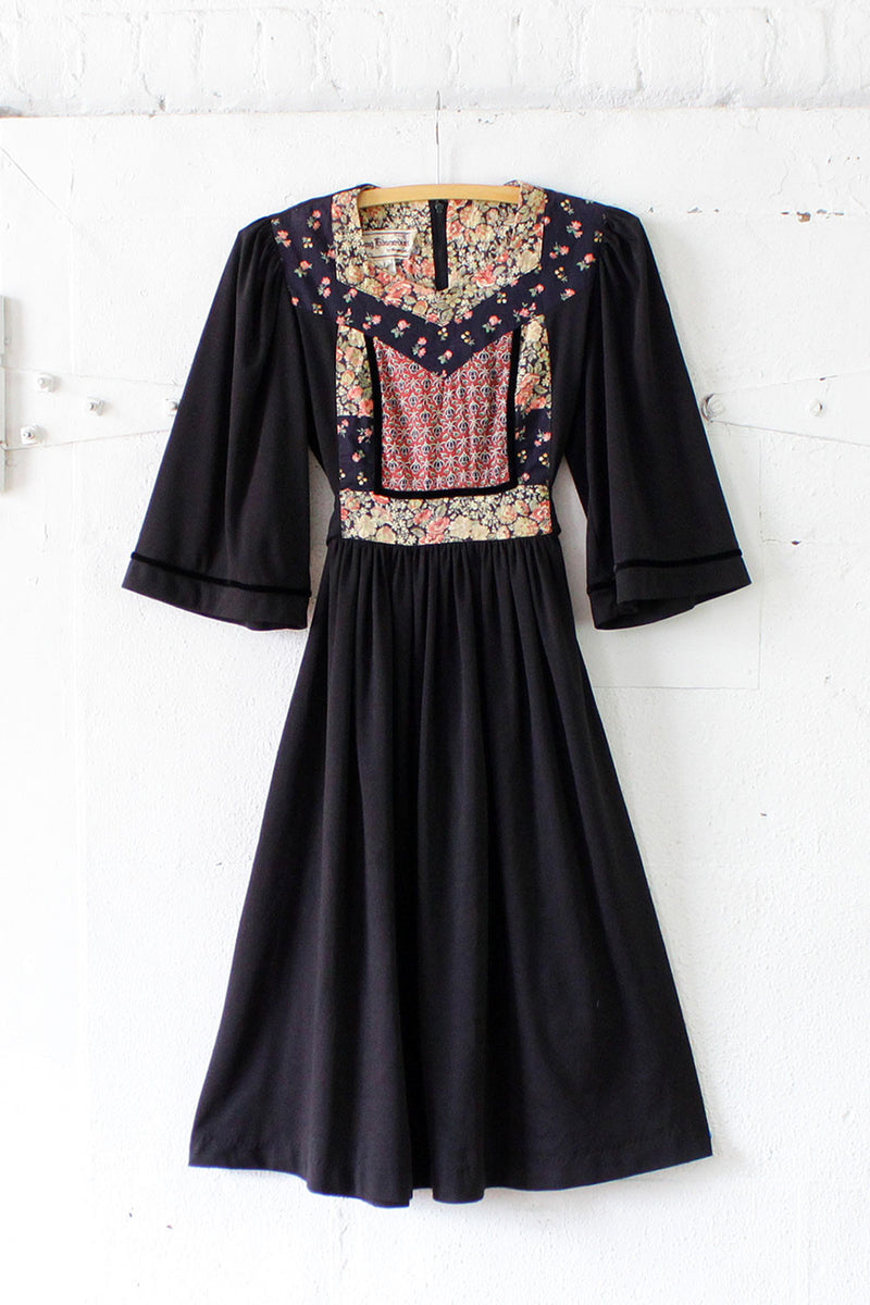 Young Edwardian Folk Dress S/M OMNIA Young Edwardian Folk Dress S/M OMNIA