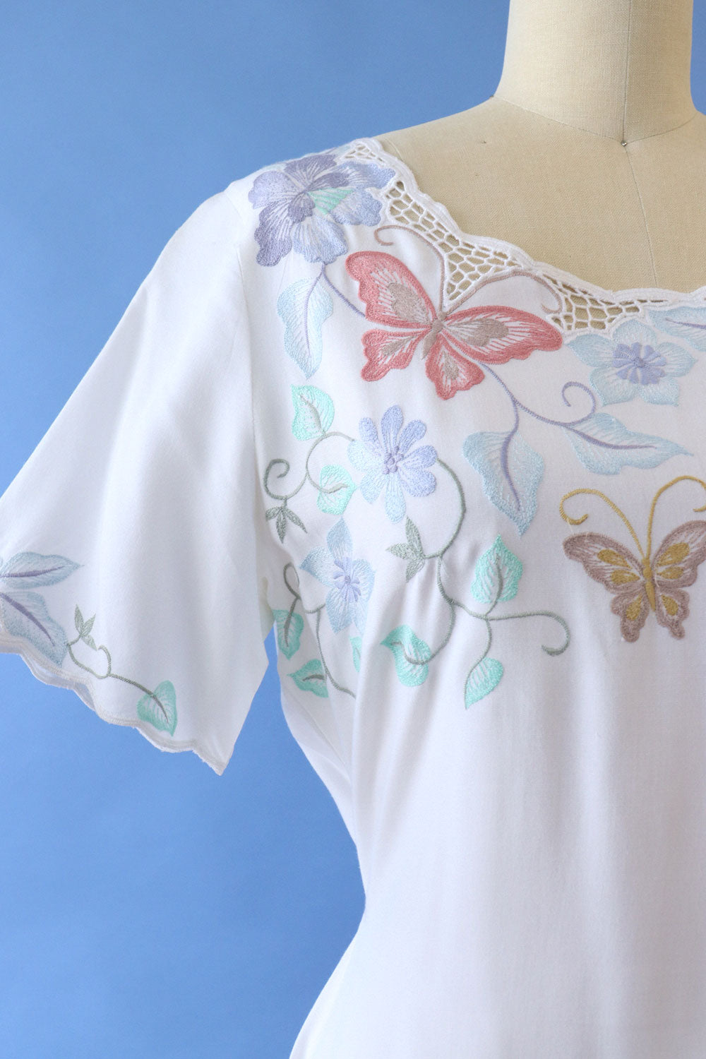 Embroidered Bali Flower Dress S/M