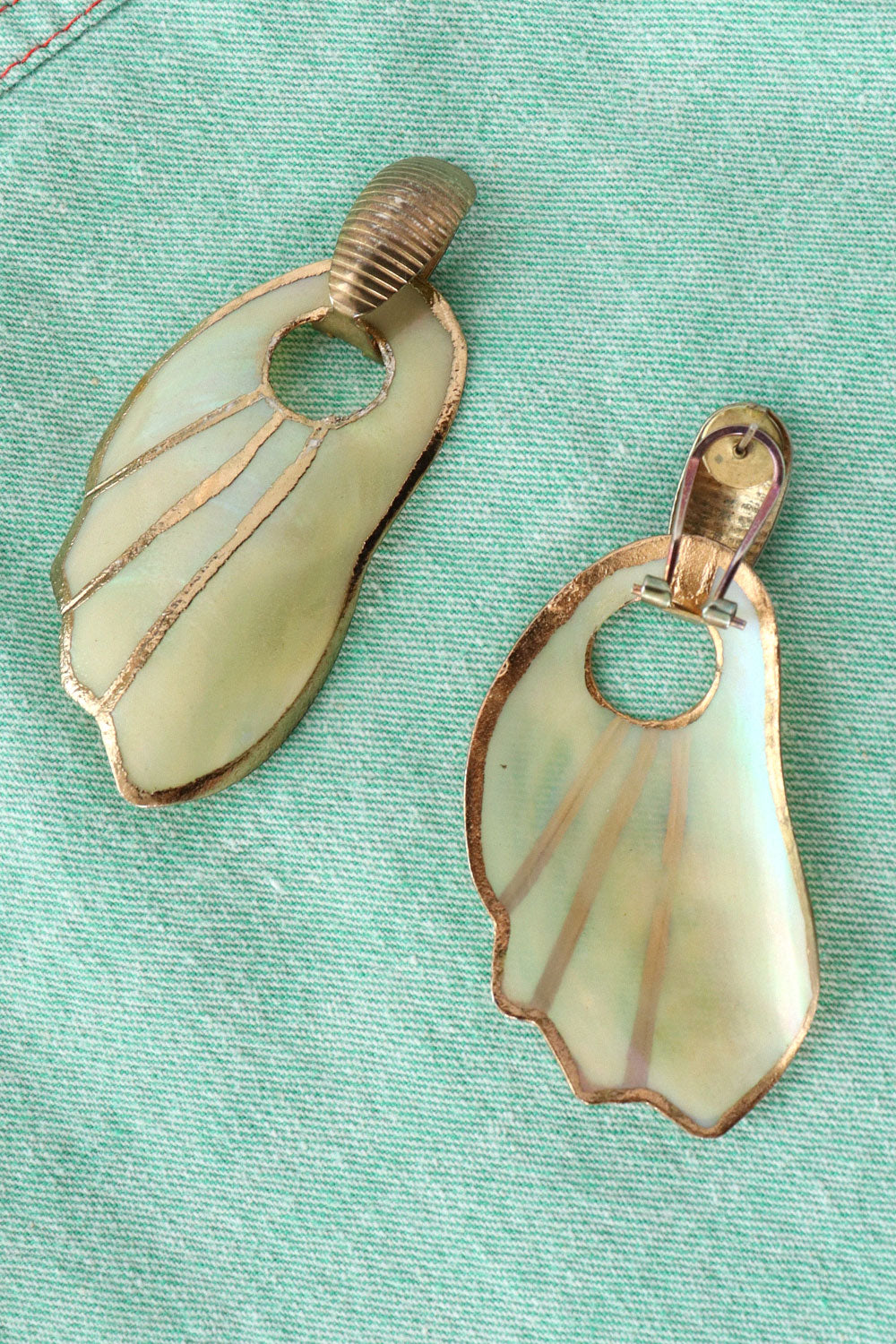 80s Shell Metallic Earrings