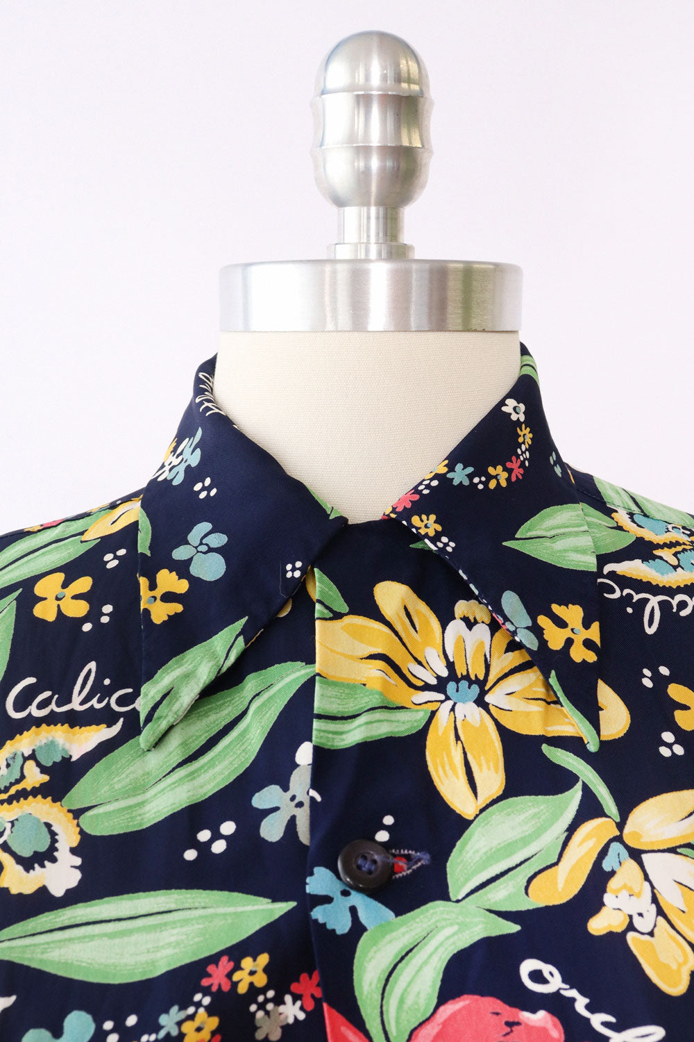 1940s Cold Rayon Botanical Buttondown M