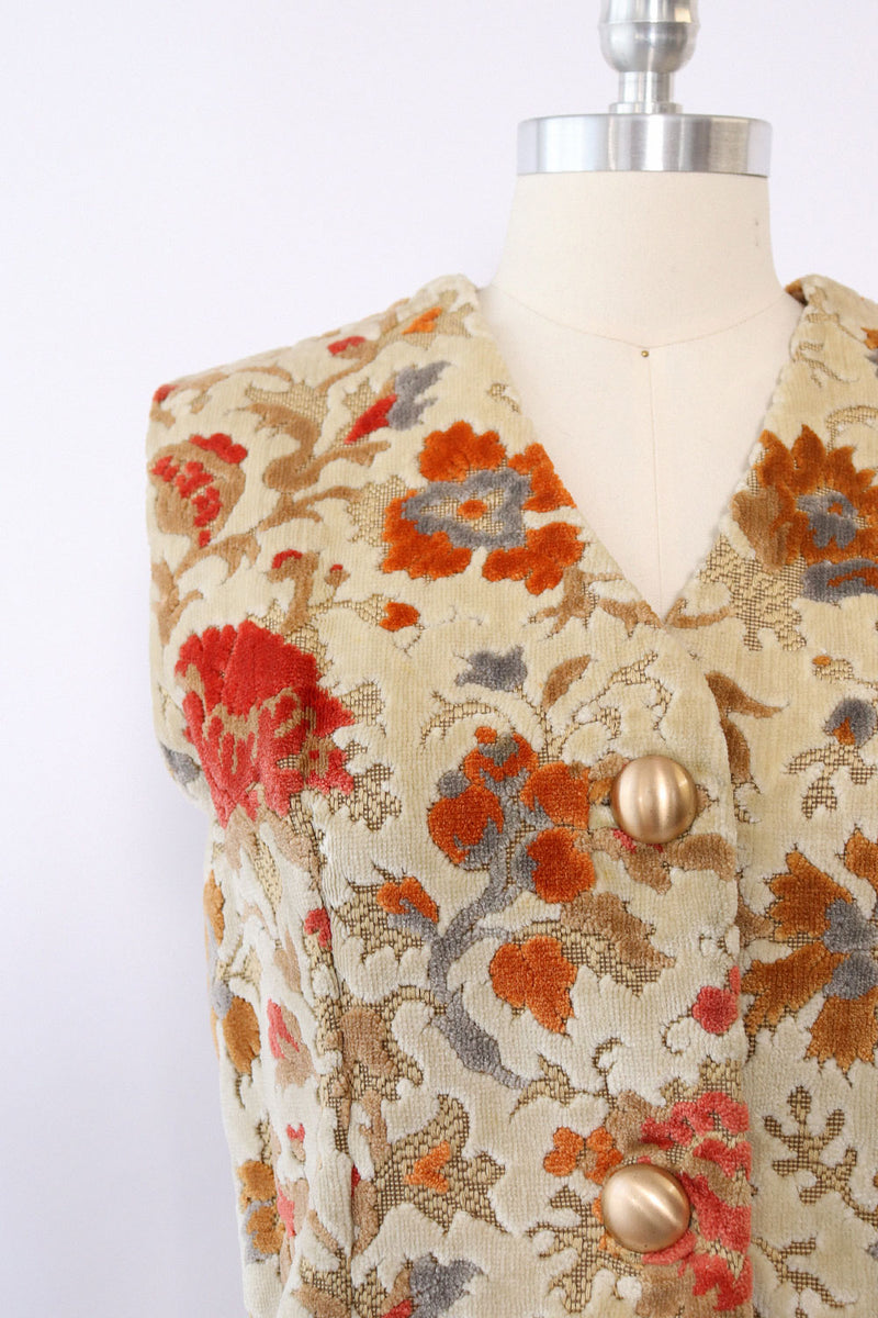 Creamy Floral Carpet Vest L {LAYAWAY}