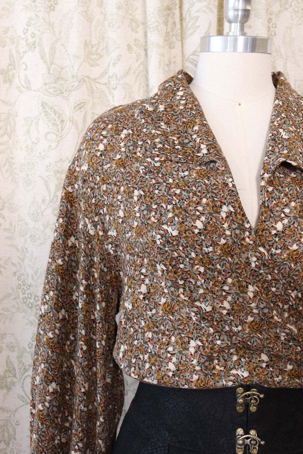 Field of Flowers Wrap Blouse S/M