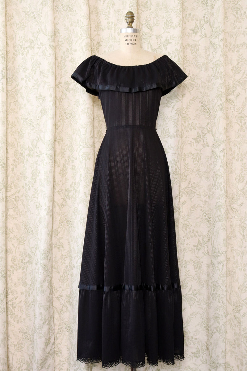 Summer Goth Peasant Maxi Dress S-S/M OMNIA Summer Goth Peasant Maxi Dress S-S/M OMNIA