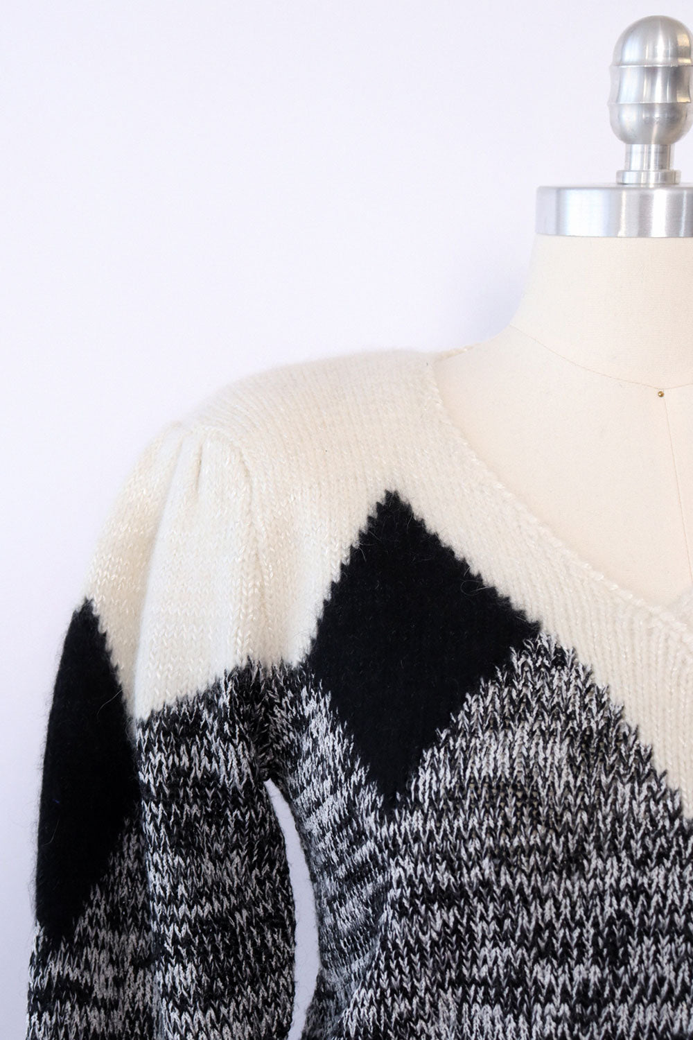 Ginénne Textural Surplice Sweater S/M