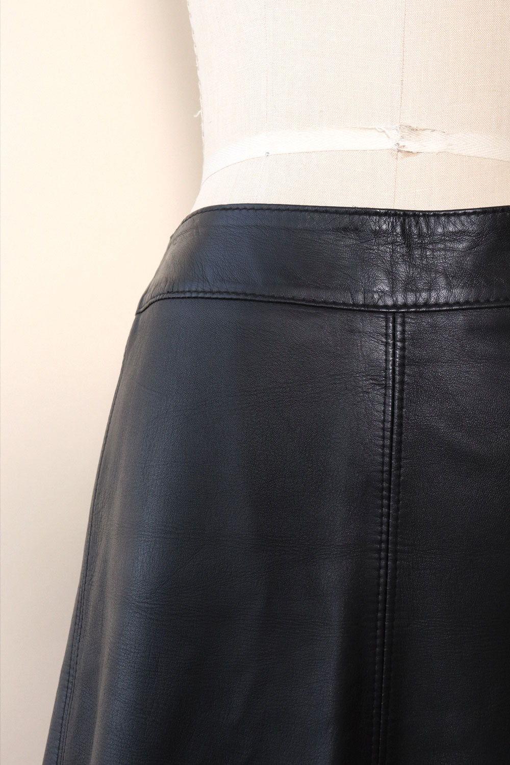 Buttery Leather Panel Skirt M/L