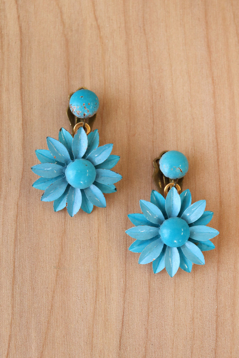 Candy Blue Daisy Clip-ons