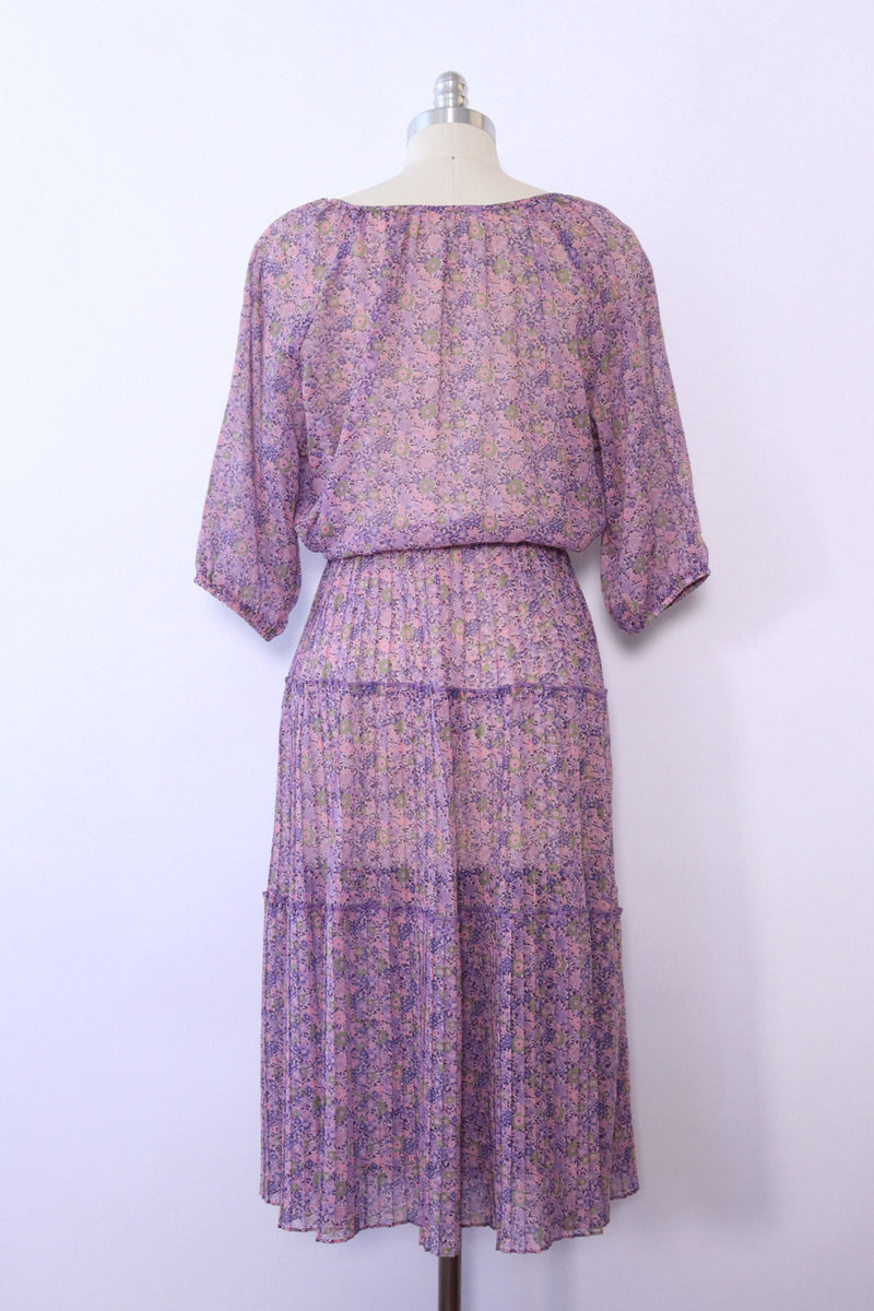 Lilac Pleated Floral Peasant Dress M/L – OMNIA Lilac Pleated Floral Peasant Dress M/L – OMNIA