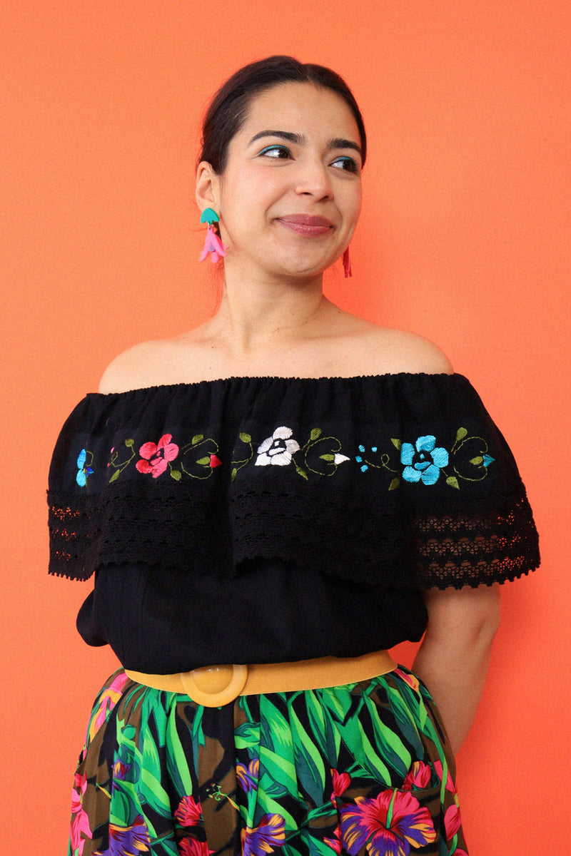 Lacey Embroidered Blouse L/XL