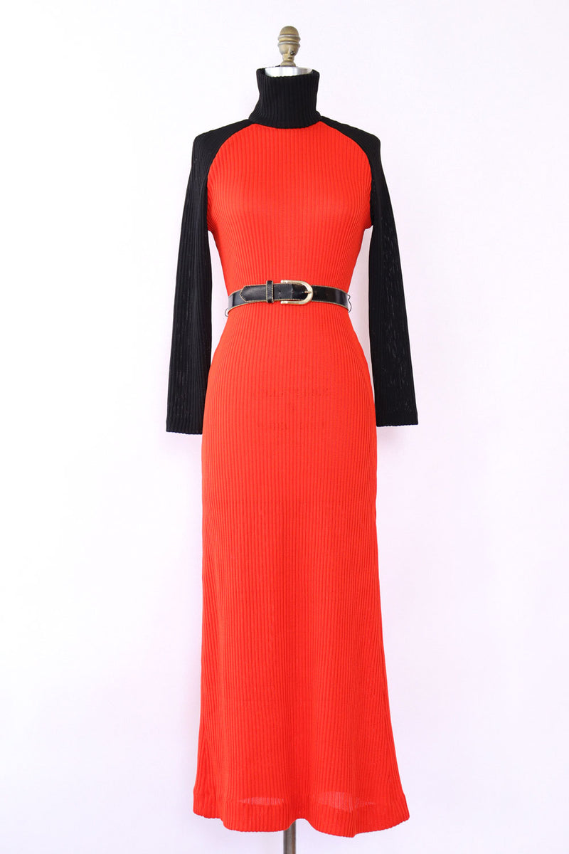 Graphic Red and Black Ribbed Maxi Dress M/L