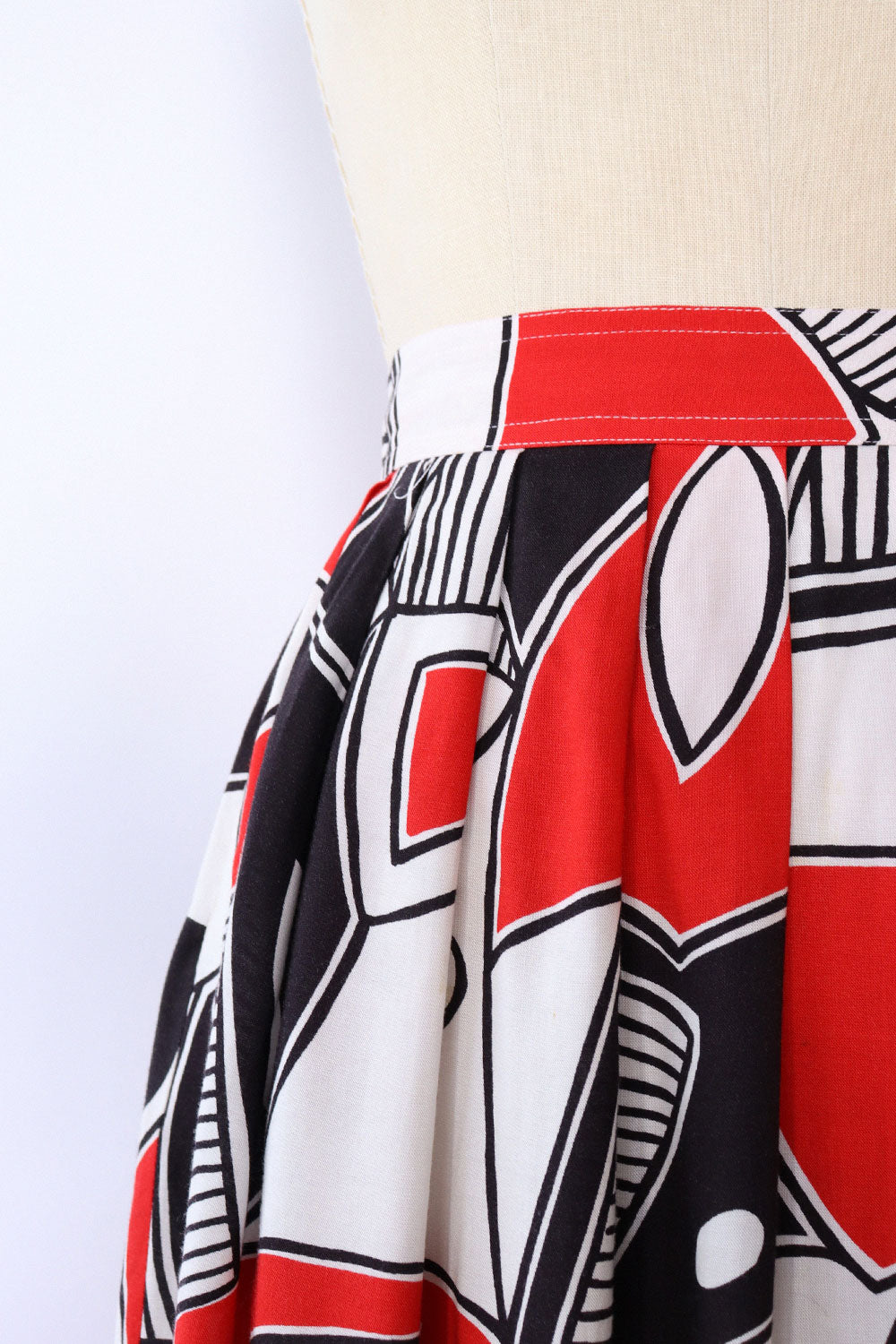 Abstract Geometric Pleat Midi S