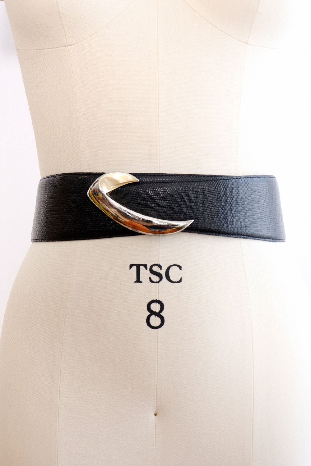 Bold Hook and Eye Leather Belt S/M – OMNIA