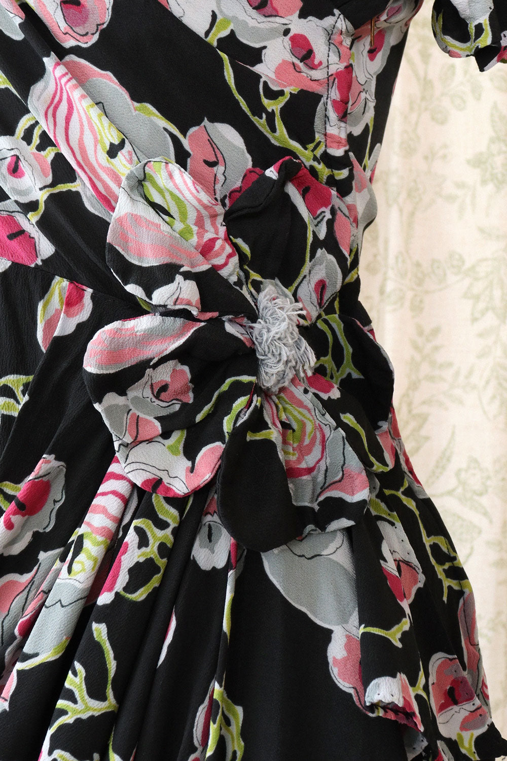 1940s Romantic Rayon Painterly Dress M