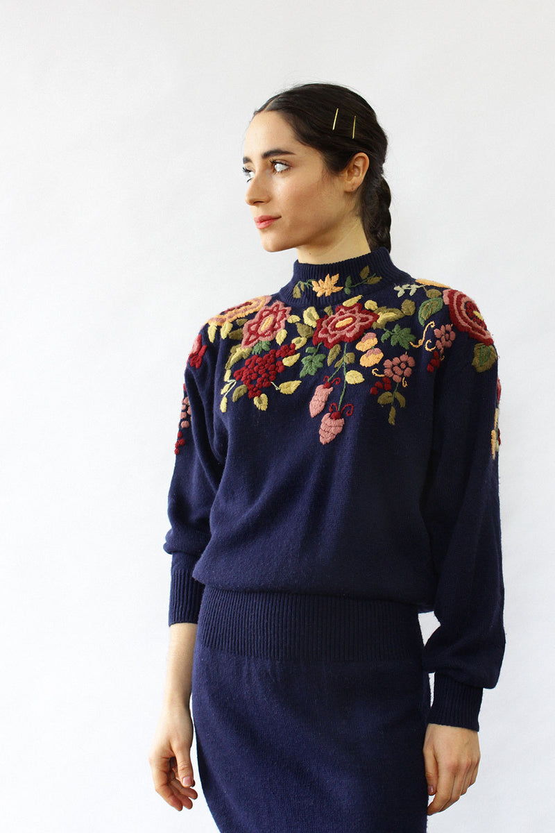 Floral Embroidered Sweater Dress S/M – OMNIA