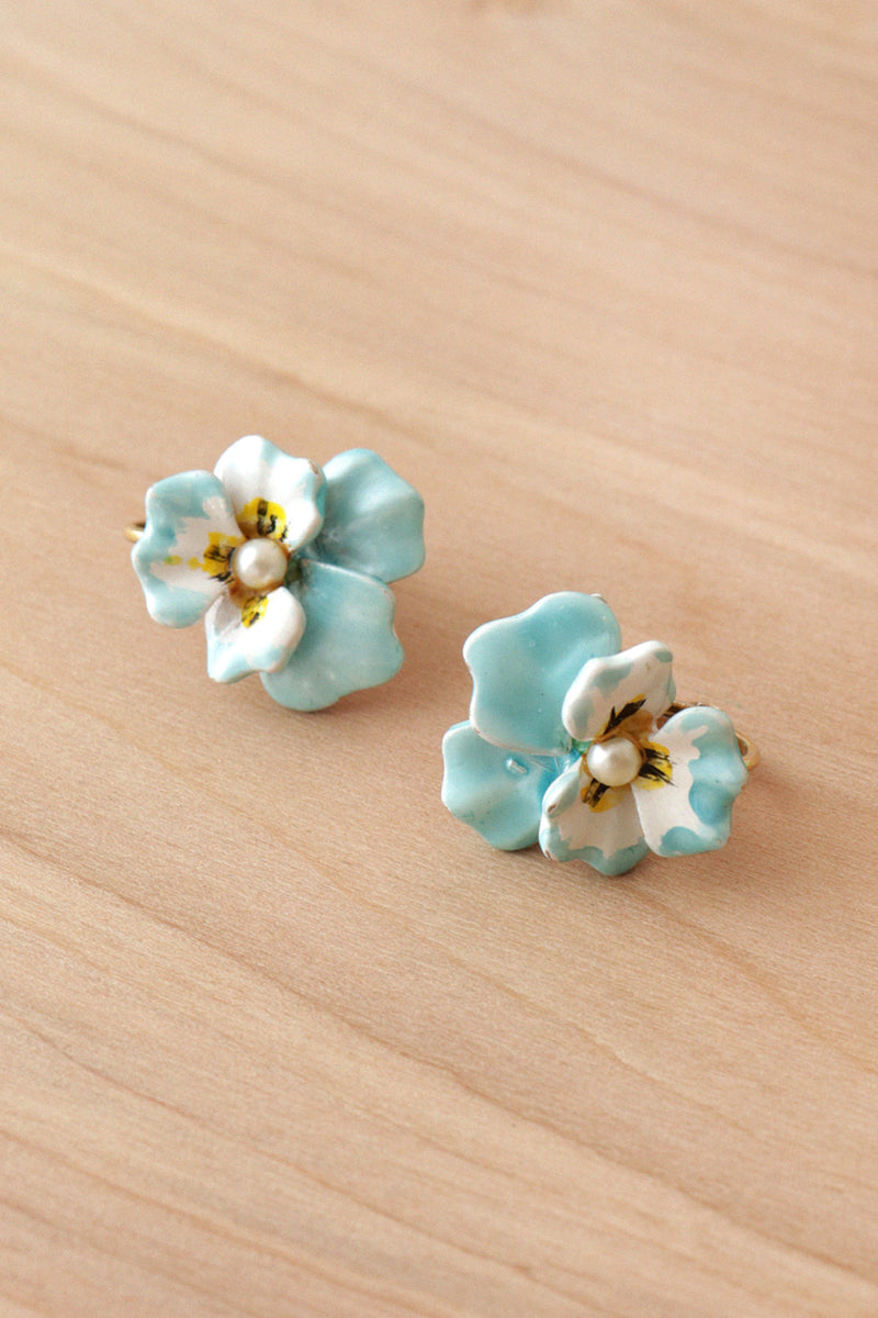Pearly Pansy Clips
