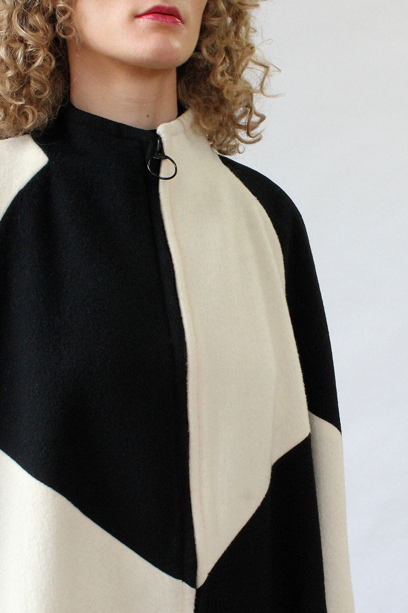 Graphic Zip Flared Coat M/L