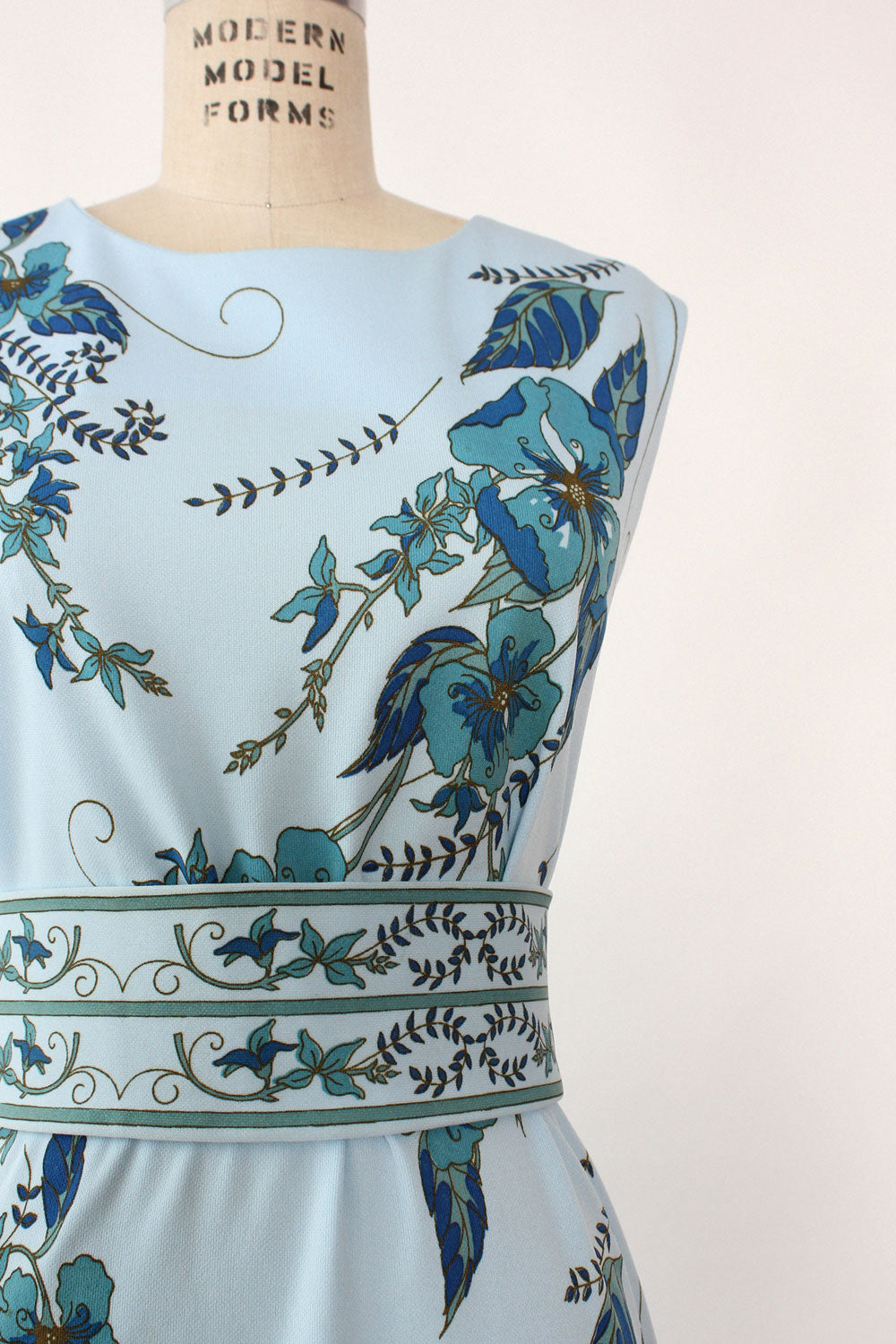 Shaheen Floral Ensemble L