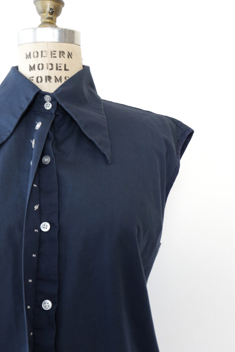 Endless Button Dagger Collar Top L