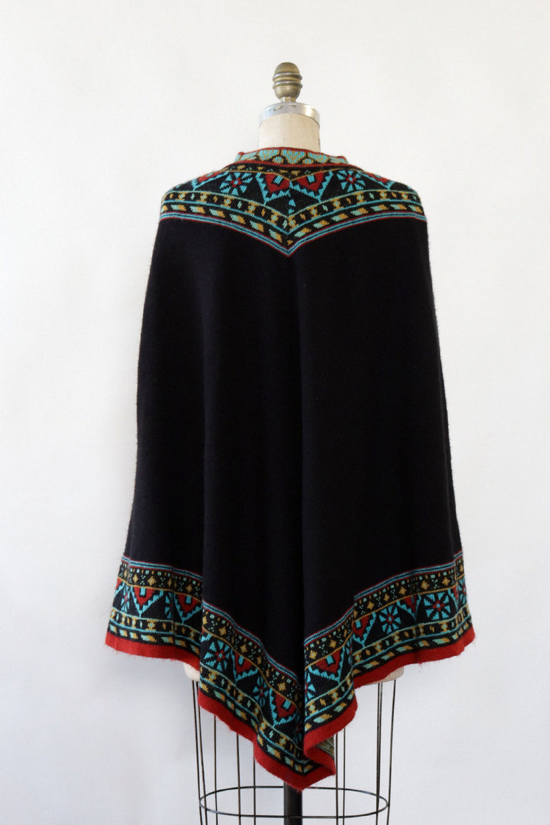 Marianne Border Poncho Sweater XS-L