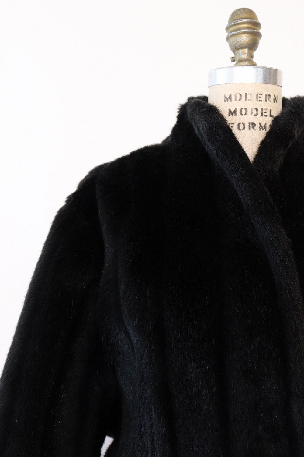 Sasson Cropped Faux Fur Coat S/M