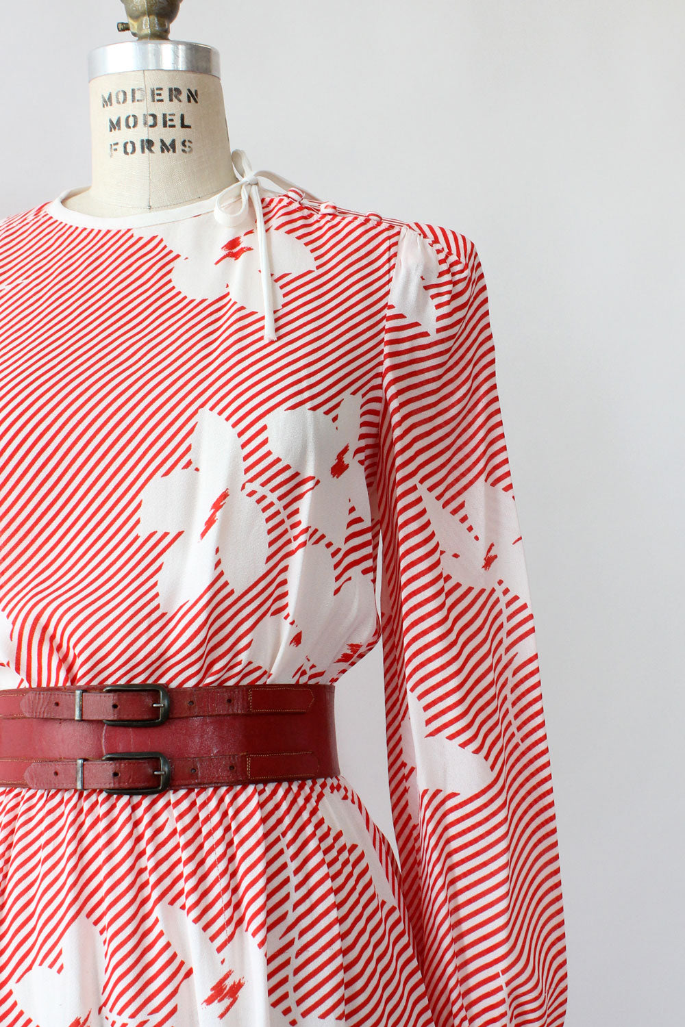 Graphic Floral Silhouette Dress M