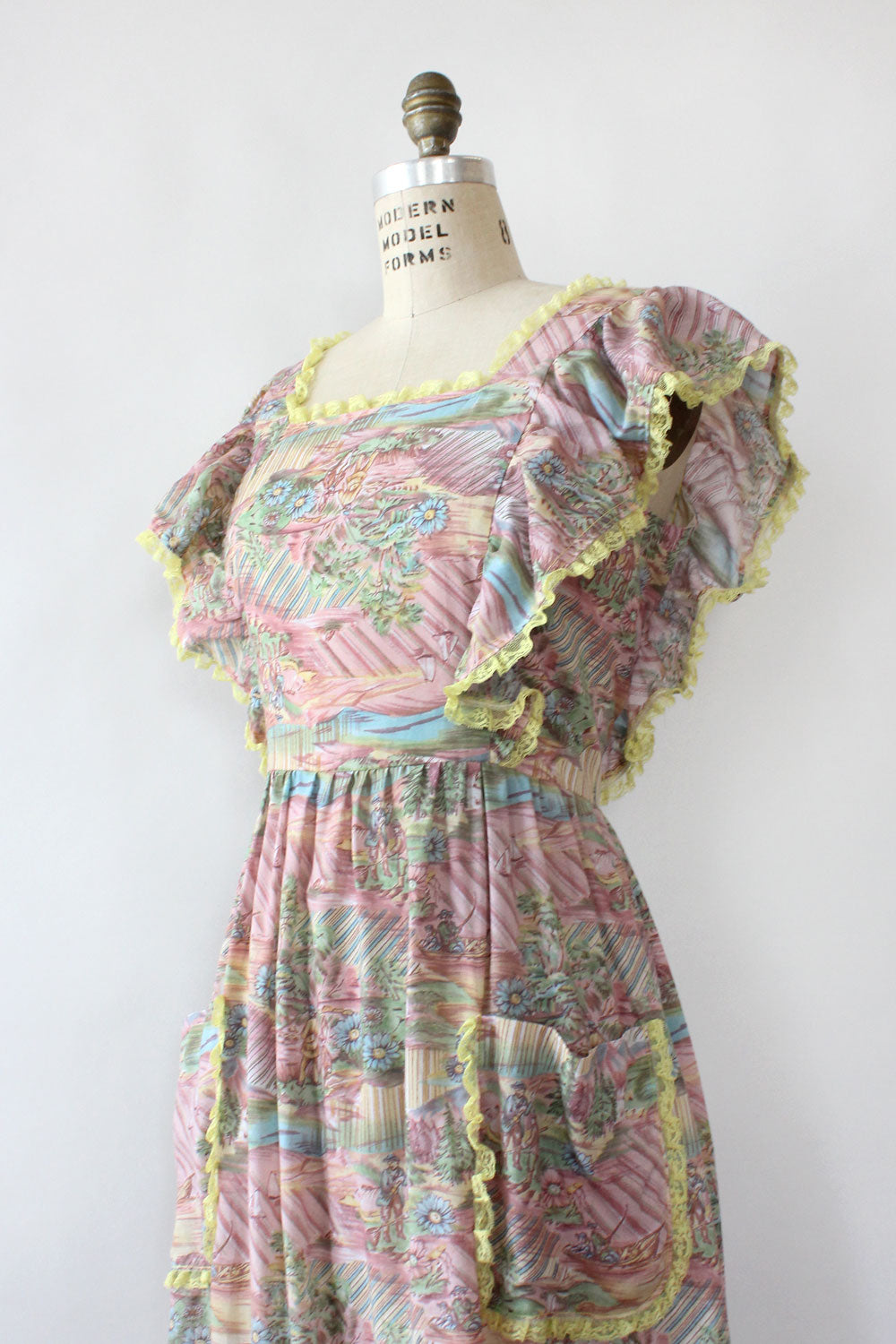 Oldie Time Novelty Print Ruffle Dress M/L