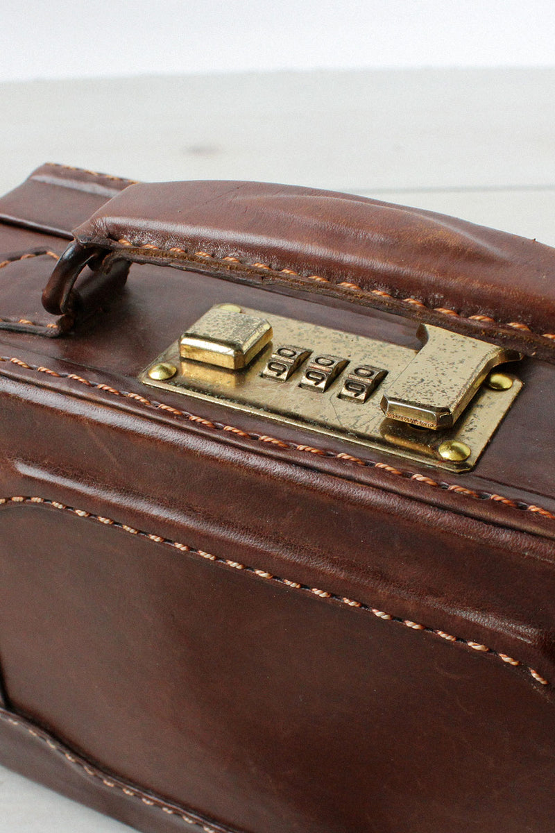 Petite Suitcase Purse – OMNIA