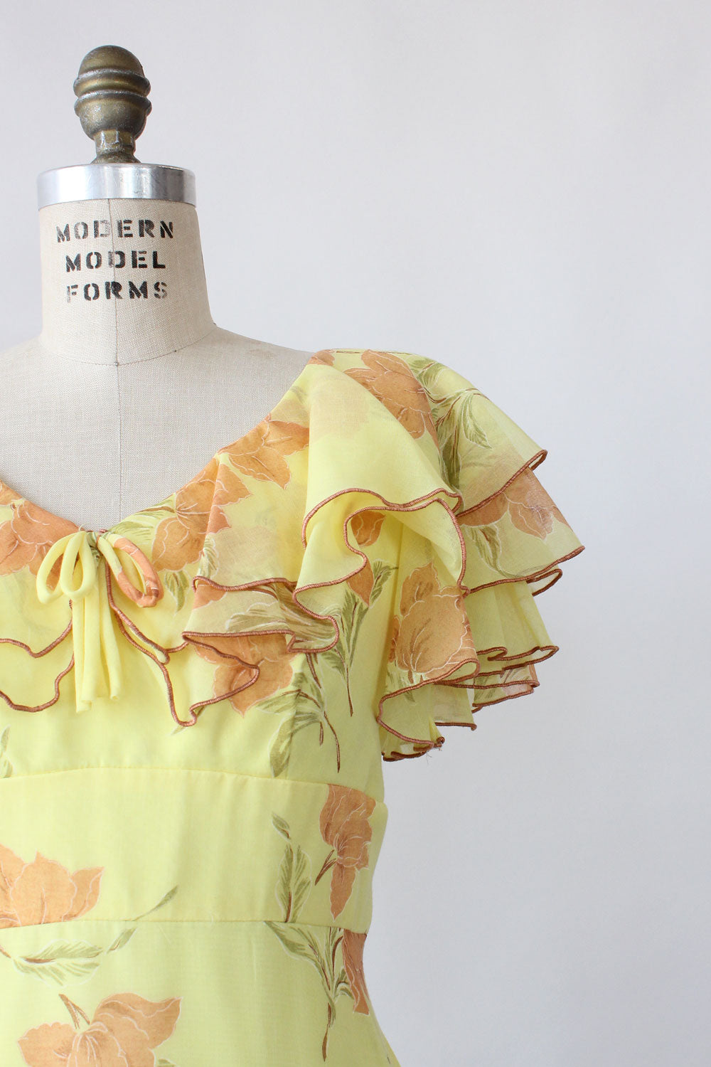 Daffodil Ruffled Bustle Dress M