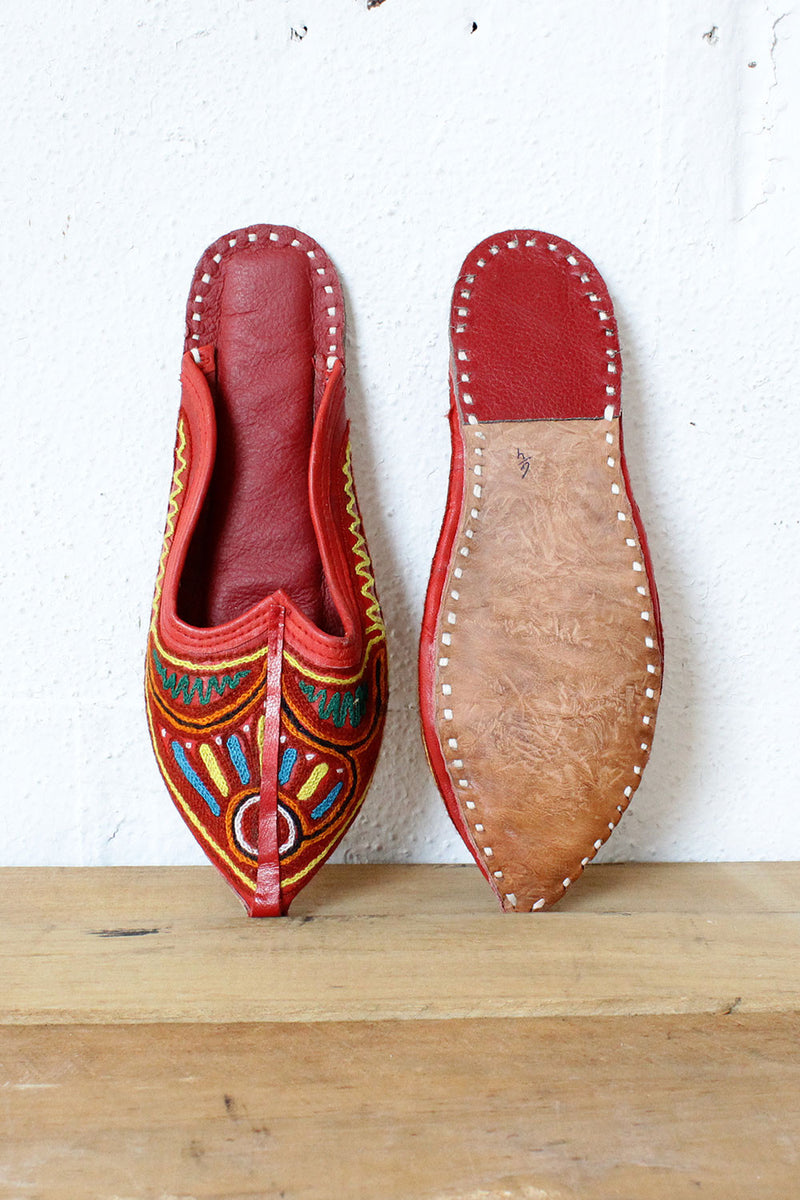 Embroidered Khussa Slippers 8