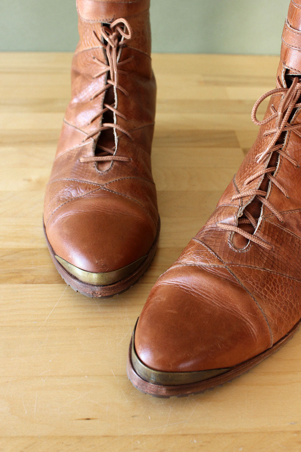 Fellicce Chestnut Booties 10