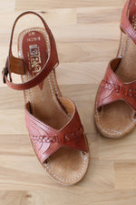 Latinas Leather Sandals 7 1/2