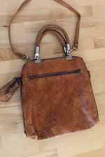 Multi-pocket Pecan Leather Purse