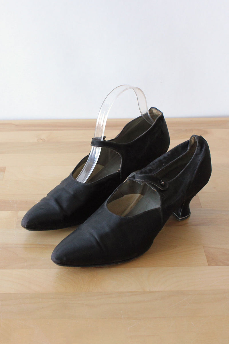 Cynella Louis Heel Mary Janes 8.5