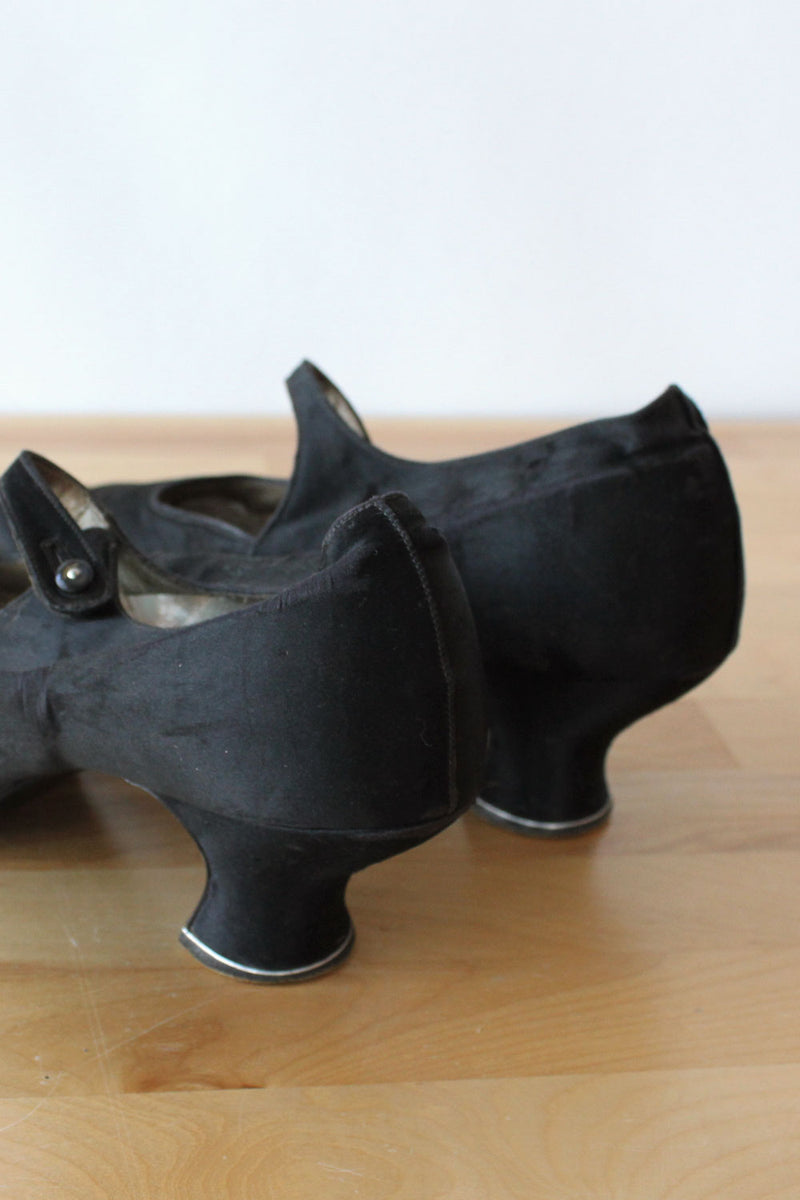 Cynella Louis Heel Mary Janes 8.5