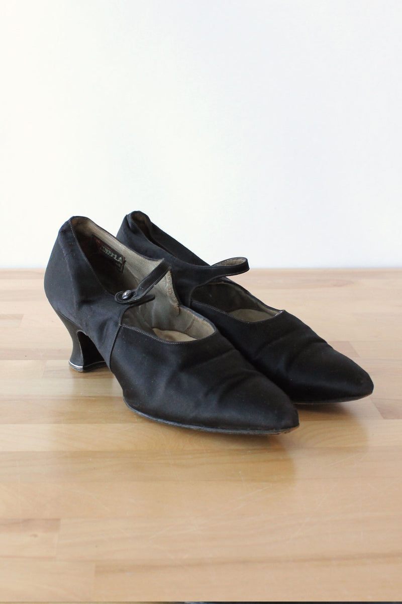 Cynella Louis Heel Mary Janes 8.5