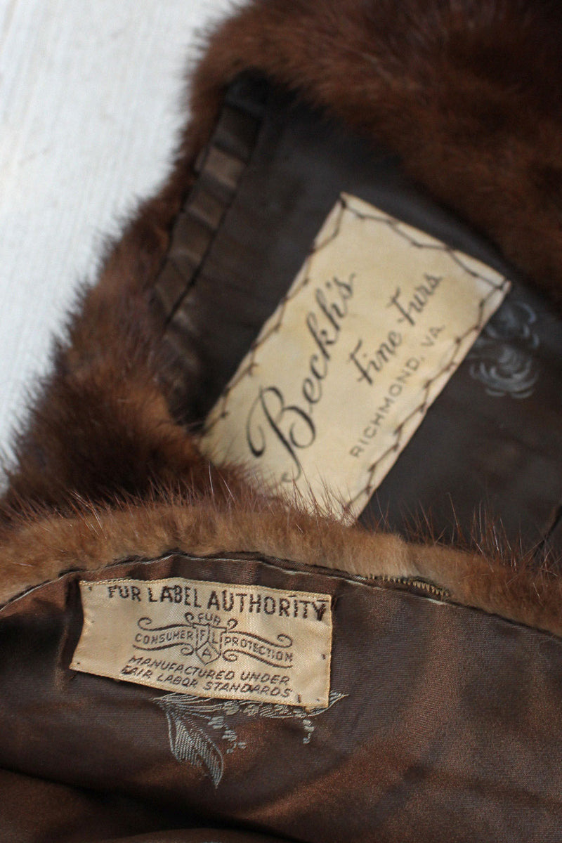 Bekh's Chestnut Fur Capelet S-L