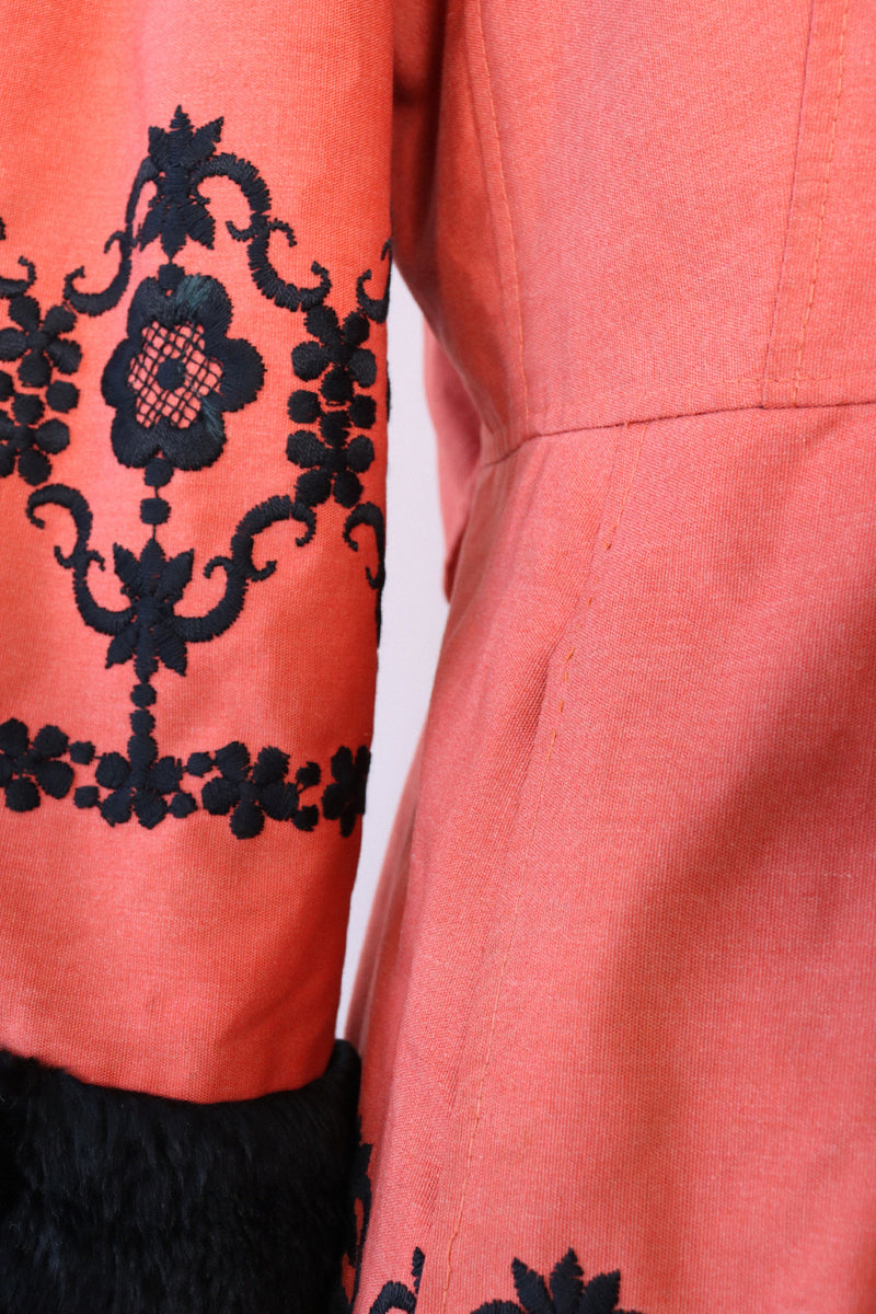 Brick Embroidered Hood Coat S/M