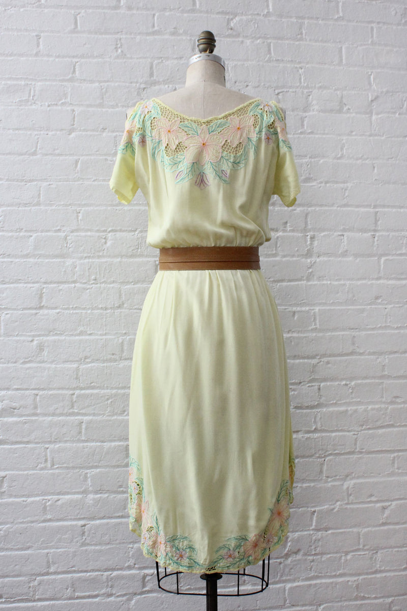 bali lace dress Bali